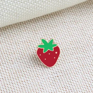 Leuke aardbei emaille speld legering broche mode cartoon badge voor kleding tassen en hoeden