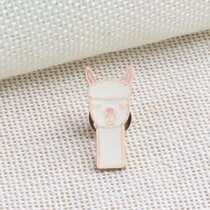 Schattige cartoon alpaca geëmailleerde speld broche, metalen badge voor kleding en tassen decoratie.