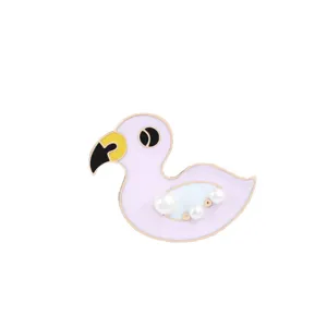 Spilla fenicottero rosa carino con smalto e perle, elegante accessorio in lega per vestiti