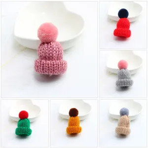 Mini Knitted Hat Brooch With Cute Pom Pom Pendant Sweet Cartoon Hat Pin For Bag Clothing Decor Alloy Yarn Jewelry Gift