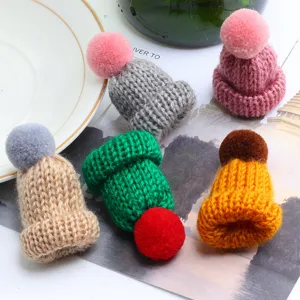 Mini knitted hat with pom-pom charm, cute clothing bag pendant DIY decorative accessories.