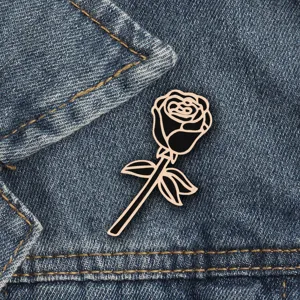 Donna spilla rosa nera in lega di smalto, elegante gioiello con distintivo floreale per regalo.