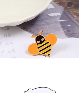 Cute cartoon bee enamel pin alloy brooch lapel badge for fashion clothing backpack gift