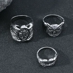 Ensemble de bagues style punk vintage pour hommes avec motifs scorpion et hibou, effet vieilli.