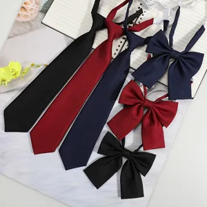 Ensemble cravate et nœud papillon style JK pour femme, noir, rouge et bleu marine classique.