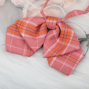 Nahaufnahme Detail der japanischen JK Stil Karierte Fliege, doppellagiges Design für Uniform.