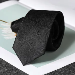 Cravatta da uomo nera elegante con motivo jacquard discreto per abito formale nuziale