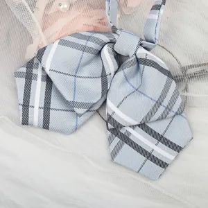 Blaues Karo JK Fliege Detail, japanische Schuluniform Band Krawatte für den Alltag.