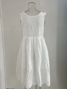 Été femmes blanc sans manches broderie anglaise robe décontracté floral creux midi robe chic