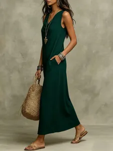 Casual sleeveless green maxi dress detail, relaxed fit tank dress with pockets for summer.