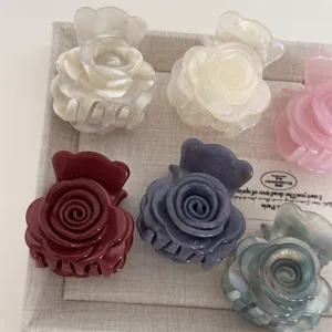 Pince Griffe à Cheveux Fleur de Rose Élégante Française Pince Requin en Résine Accessoires de Cheveux Doux Minimalistes pour Femmes Coiffure Quotidienne