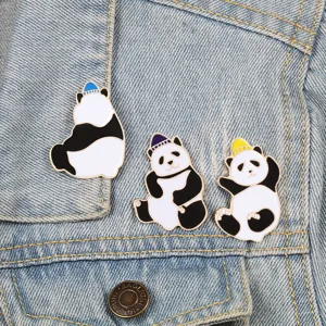 Lindo Broche de Esmalte de Aleación de Panda de Dibujos Animados Pin Divertido Insignia de Animal Alfileres de Solapa Broches Decorativos para Camisas Bolsos Sombreros