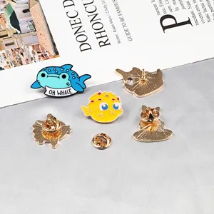 Lustiges Unterwasser-Emaille-Pin-Set, süße Haifisch- und Kugelfisch-Legierungsbroche.