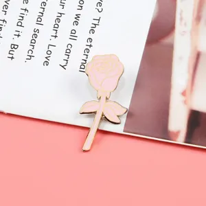 Charmante broche émaillée rose rose, élégant badge floral en alliage pour femmes et filles.