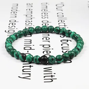 Bracciale di perline con pietre fantasia verdi e perla nera opaca gioiello unisex stile