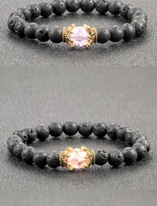 Lava Stein Perlen Armband Detailansicht mit Gold Krone und rosa Kristall Perle Charm