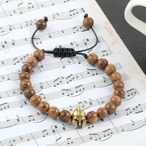 Houten kralen armband met legering Spartaanse helm hanger, verstelbaar, stijlvol sieraad.