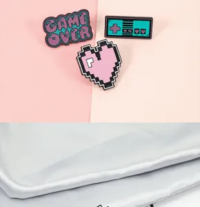 Broche retro pixel game over cassette rosa conjunto de insignias de metal esmaltado