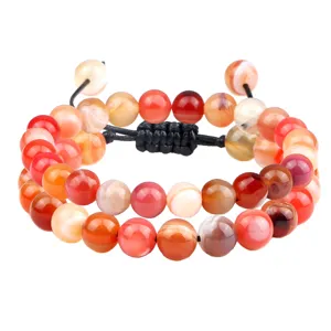 Bracelet de perles en agate multicolore à double rang avec cordon tissé noir réglable.