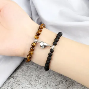 Set di bracciali magnetici per coppie in occhio di tigre e pietra lavica con cuore.