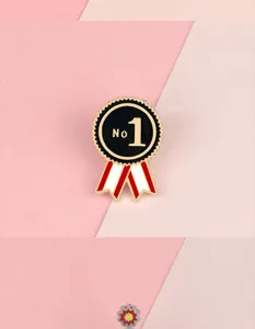 Broche medaille en metal epingle No.1 badge en alliage mode dessin anime pour les enfants.
