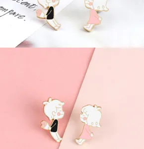 Cute cartoon couple enamel pin sweet shy boy and girl brooch metal badge clothing accessory