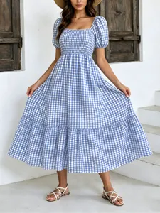 Robe longue femme à carreaux Vichy bleu et blanc col carré manches bouffantes été
