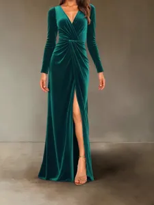 Elegant emerald green velvet v-neck long sleeve high slit bodycon evening dress main view
