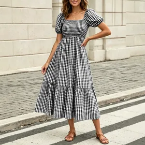 Robe midi trapèze à carreaux vichy col carré manches bouffantes style rétro français femme
