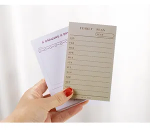 Minimalistische jaarplan sticky notes memo blok draagbaar en eenvoudig scheurbaar
