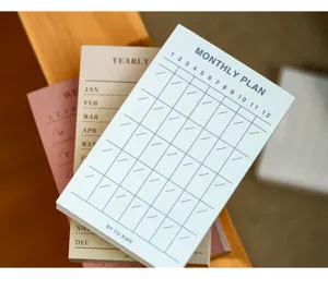 Minimalistische maandplanning notitieblok draagbaar scheurbaar briefpapier kantoor