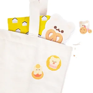 Leuke canvas tote bag met schattige berenstickers, esthetische DIY schrijfwaren accessoires.