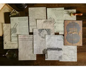 Λεπτομερής όψη από vintage μεσαιωνικά φύλλα χαρτιού scrapbooking και σημειωματάρια ημερολογίου.