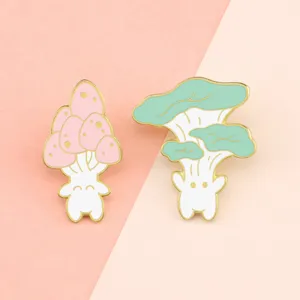 Set di spille smaltate con funghi carini, accessori graziosi per zaini e vestiti.