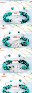 Bracelet tressé en perles de turquoise artisanales avec pendentifs argentés, bijoux bohèmes unisexes.