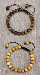 Verstellbare Holzperlen Armband Detailansicht, mit natürlichen Holzmaserung Perlen Seil.