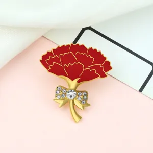 Red and gold carnation brooch for women, elegant metal rhinestone flower suit lapel pin jewelry.