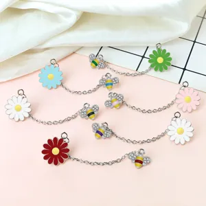 Simpatico set spilla catena ape strass fiore margherita, accessorio di abbigliamento moda.