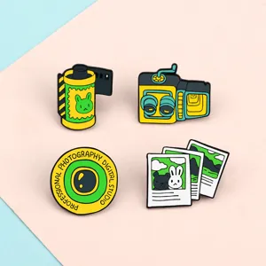 Retro Photography Enamel Pins Zinc Alloy Vintage Video Camera Film Roll Lens Polaroid Photo Brooch For Clothes Backpack Fashion Jewelry