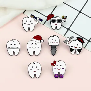 Cartoon Tooth Shape Metal Brooch Pin Cute Enamel Medical Dentist Nurse Dental Clinic Gift Lapel Pin Fashion Jewelry Badge Accessories