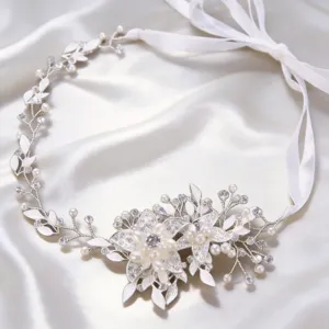 Vid de cabello de perla de cristal de novia hecha a mano con cinta blanca accesorio.