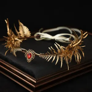 Diadème feuille de forêt fait main avec pendentif cristal rouge, couronne fée pour photo.