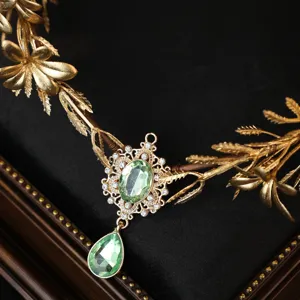 Diadème feuille de forêt fait main avec pendentif cristal vert accessoire cheveux pour photo.