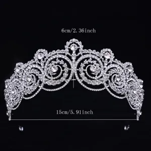 Prachtige zilveren strass bruids kroon tiara voor huwelijk feest haaraccessoires styling.