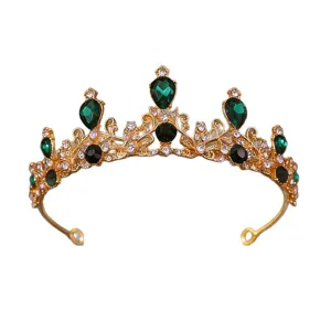 Tiara de mariee en alliage dore avec des strass et cristaux de larme verte pour mariage.