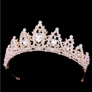 Gouden bruids barok tiara met kristallen strass, elegante trouw haar kroon accessoire.