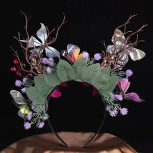 Gotischer Schmetterling Zweig Haarreif mit gruenen Blueten fuer Halloween Party Outfit.