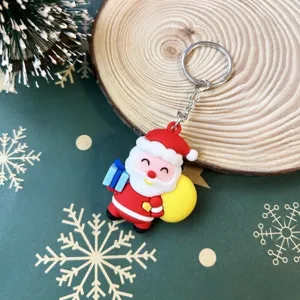 Porte-clés en caoutchouc Père Noël de Noël vue détaillée, joli pendentif accessoire cadeau.