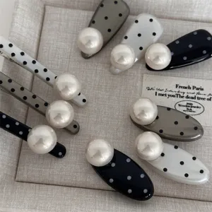 Black and white polka dot pearl hair clips, sweet style cute duckbill clips for daily wear.