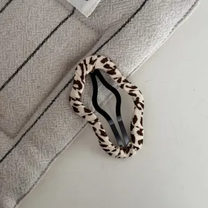 Stoff Leo Print Haarklamm Handgemachte Metall Clip Haarspange süßes Haaraccessoire Damen